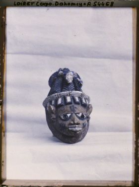 Image représentant Exposition d'art africain, masque au serpent