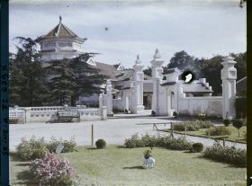 Image représentant L'Exposition Coloniale Internationale de 1931, le pavillon de la Cochinchine et l'entrée du pavillon du Tonkin, section de l'Indochine