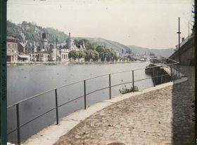 Image représentant Belgique, Dinant, Vue Vers l'Hôtel de Ville