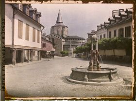 Image représentant France, St Savin, Gde Place de St Savin