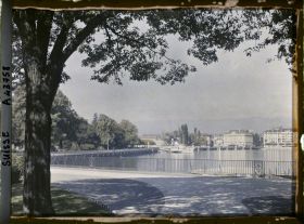 Image représentant La rade, le pont du Mont-Blanc, le Léman vus du quai Gustave-Ador