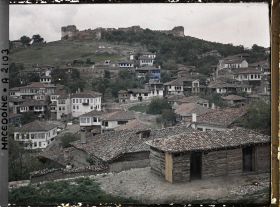 Image représentant Le même point vers la droite avec l'ancienne forteresse en haut