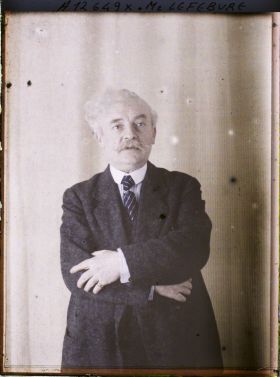 Image représentant https://musee-albert-kahn.s-museum.fr/home/NWQ2OTAwYzNmYjZlZTk1ZWQwODJmMjY4L2dlbmVyaWMtbm90aWNlLXRhYi9hdXRob3JpdHkvNjE3YTc5ZjVjZjhiODk2OGIzMzM3ZDIx/5d6900c3fb6ee95ed082f268/generic-notice-tab/authority/617a79ebcf8b8968b333715b Monsieur Lefebvre