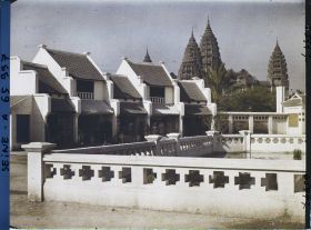 Image représentant L'Exposition Coloniale Internationale de 1931, boutiques et temple d'Angkor Vat