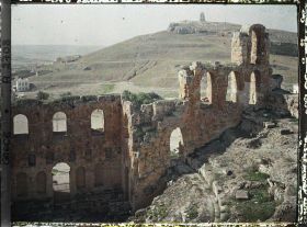Image représentant Vue plongeante sur l'Odéon d'Hérode Atticus (partie extrème droite)