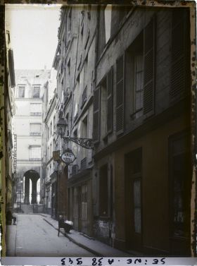 Image représentant La rue de l'Hirondelle, depuis la rue Gît-le-Cœur