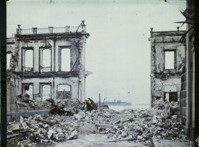 Image représentant Turquie, Smyrne, Ruines de la rue de l'Alhambra vues vers le port