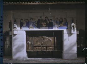 Image représentant L'Exposition des arts décoratifs, Pavillon de la Provence, sur le cours la Reine, Dans la cour du mas, cheminée de Dardé