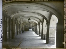 Image représentant Les arcades de la place des Vosges