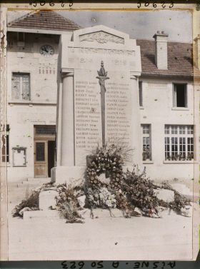 Image représentant France, Crouy, Monumt aux Morts