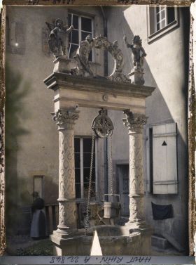 Image représentant France, Colmar, Vieux puits de l'ancienne Corporation des Tailleurs (Unterlinden)