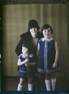 Image représentant Madame Pelker et ses enfants