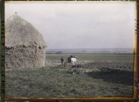 Image représentant France, Les Clayes, Le labour ; vue prise vers le Nord