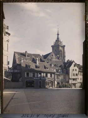 Image représentant France, Colmar, Vieilles Maisons Place des Dominicains, au fond, le Clocher de la Cathédrale