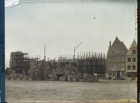 Image représentant Belgique, Ypres, Les Halles, façade s/ la Grande Place