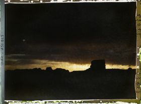 Image représentant Coucher de soleil sur les ruines