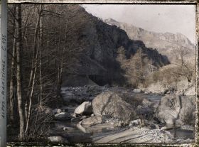 Image représentant Un torrent dans la montagne