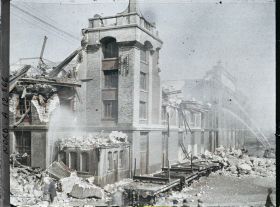 Image représentant France, Dunkerque, Bombardement des 2 - 3 - Septe - Entrepôt de laines