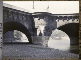 Image représentant Les arches du Pont-Neuf, en direction du Louvre