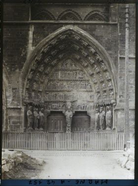 Image représentant France, Reims, Portail O. central de la Cathédrale