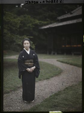 Image représentant Résidence de la famille Asaka : femme de la suite de la princesse Asaka (Nobuko)