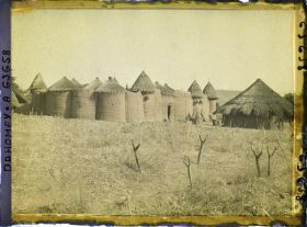 Image représentant Un tata (case) en pays somba