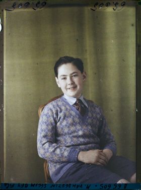 Image représentant https://musee-albert-kahn.s-museum.fr/home/NWQ2OTAwYzNmYjZlZTk1ZWQwODJmMjY4L2dlbmVyaWMtbm90aWNlLXRhYi9hdXRob3JpdHkvNjE3YTc5ZjVjZjhiODk2OGIzMzM3ZDIx/5d6900c3fb6ee95ed082f268/generic-notice-tab/authority/617a79ebcf8b8968b33378e2 Vahdedtin Selim Bey