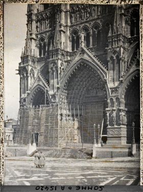 Image représentant France, Amiens, Façade principale de la Cathédrale ; vue prise du Sud Ouest