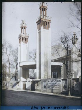 Image représentant L'Exposition des arts décoratifs, la porte Université-Fabert