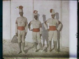 Image représentant Trois soldats érythréens membres de l'armée coloniale italienne