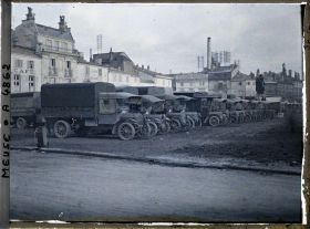 Image représentant Camions sur une place
