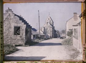 Image représentant France, Pommiers, Rue centrale vers l'Eglise