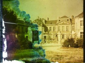 Image représentant France, Soissons, L'Hôtel de Ville en réparations