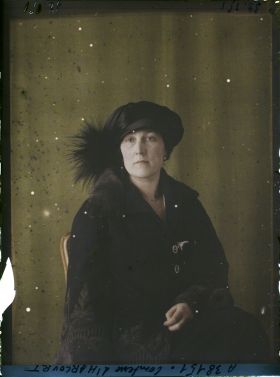 Image représentant La  https://musee-albert-kahn.s-museum.fr/home/NWQ2OTAwYzNmYjZlZTk1ZWQwODJmMjY4L2dlbmVyaWMtbm90aWNlLXRhYi9hdXRob3JpdHkvNjE3YTc5ZjVjZjhiODk2OGIzMzM3ZDIx/5d6900c3fb6ee95ed082f268/generic-notice-tab/authority/617a79ebcf8b8968b3336edb comtesse d'Harcourt