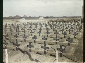 Image représentant Belgique, Nieuport, Un coin du Cimetière de Nieuport- Bains