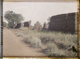 Image représentant Mur d'enceinte du palais privé (tata) de  null Guézo