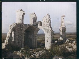 Image représentant France, Montfaucon, Les Ruines de l'Eglise