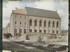 Image représentant Belgique, Ypres, L'Ecole des  Soeurs