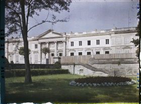 Image représentant France, Compiègne, Partie du Château brûlé et en reconstruction