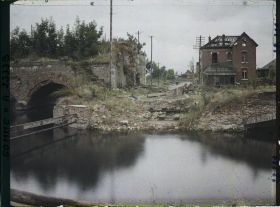 Image représentant France, Péronne, Pont détruit au bout de la rue St Fursy