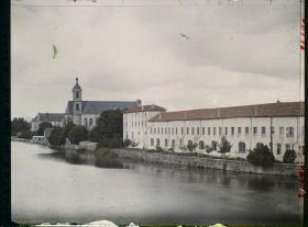 Image représentant France, Pont à Mousson, Vue sur la Moselle vers l'ancienne Eglise des Prémontrés