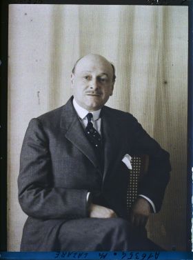 Image représentant https://musee-albert-kahn.s-museum.fr/home/NWQ2OTAwYzNmYjZlZTk1ZWQwODJmMjY4L2dlbmVyaWMtbm90aWNlLXRhYi9hdXRob3JpdHkvNjE3YTc5ZjVjZjhiODk2OGIzMzM3ZDIx/5d6900c3fb6ee95ed082f268/generic-notice-tab/authority/617a79eacf8b8968b3336565 Monsieur Lazare