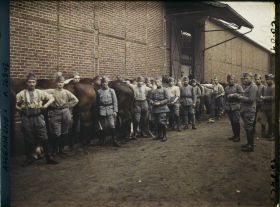 Image représentant cavalerie française dans la boulonnerie