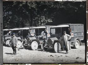 Image représentant Groupe et autos-ambulances