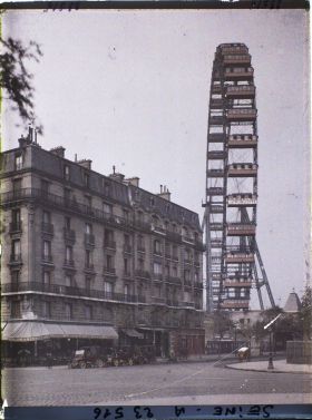 Image représentant La grande roue de l'Exposition Universelle de 1900 depuis l'avenue de la Motte-Picquet