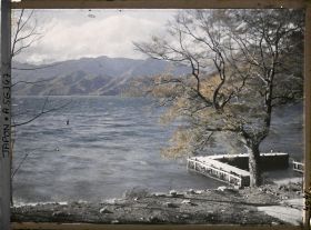 Image représentant La plage Utaga (Utagahama), au bord du lac Chuzenji