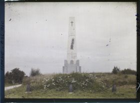 Image représentant France, Binarville Marne (210 h), Monument aux morts du 9e cuirassiers