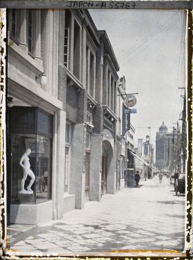 Image représentant Artère principale du quartier moderne Ginza en direction de Kyobashi