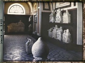 Image représentant Tombes et objets funéraires au musée Guarnacci