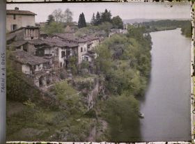 Image représentant Maisons sur une presqu'île le long du Tarn, les Cabannes (?)